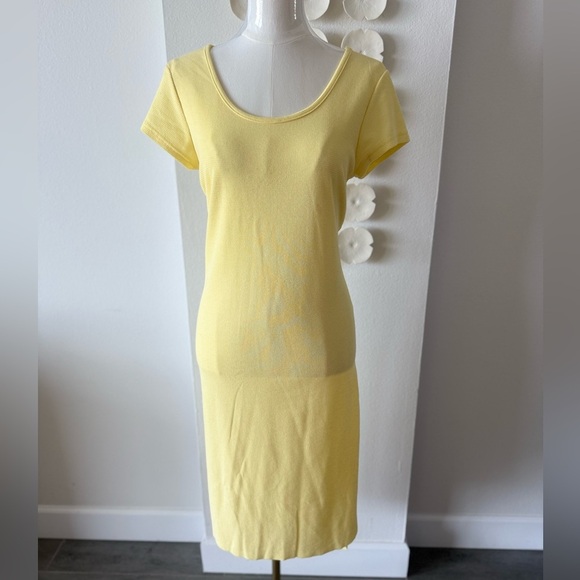 Naiba Yellow T-Shirt Dress – One Size (Fits 12–14) - Picture 2 of 7
